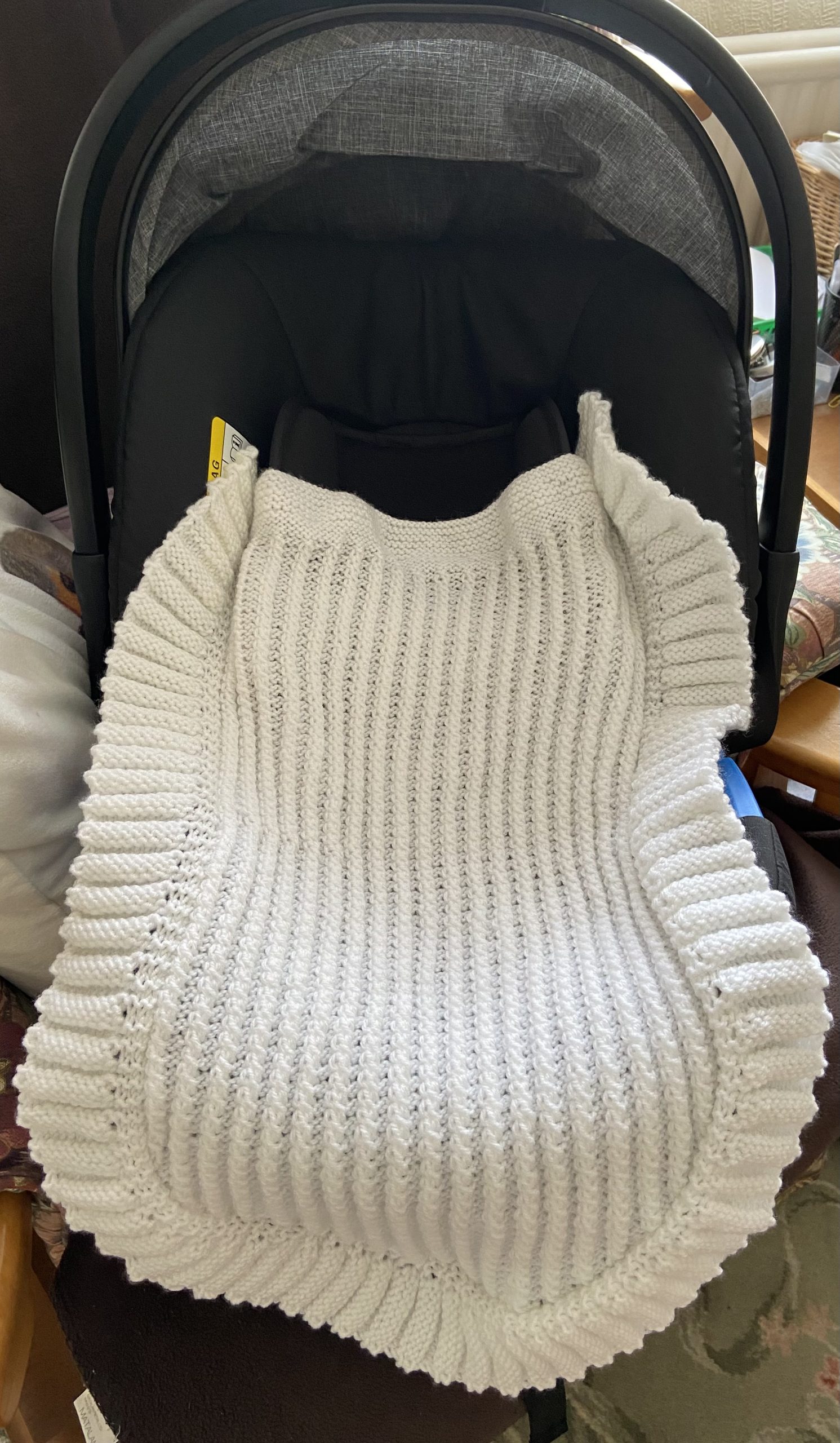 “QUINN” Baby Car Seat | Moses Basket | Chair Blanket - Image 2